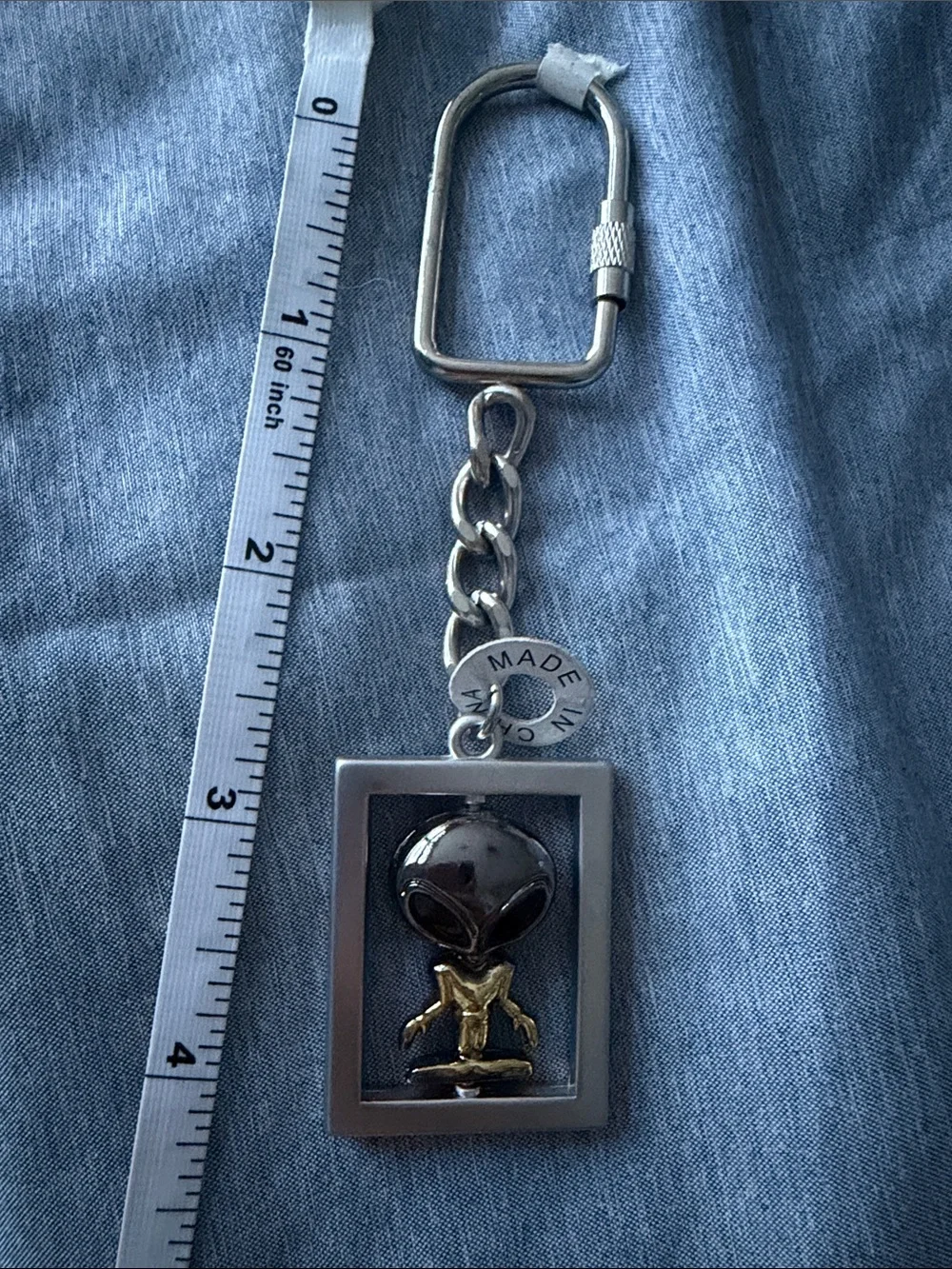 Alien swivel keychain